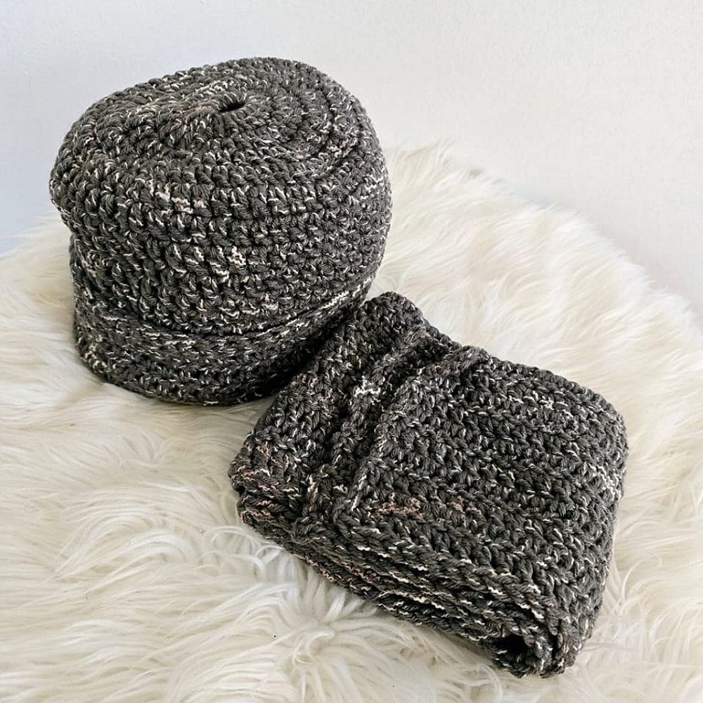 Grey Knitted Winter Hat And Scarf 🌴